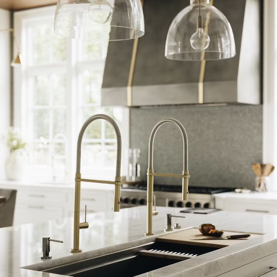 Lakeside Retreat project image 20